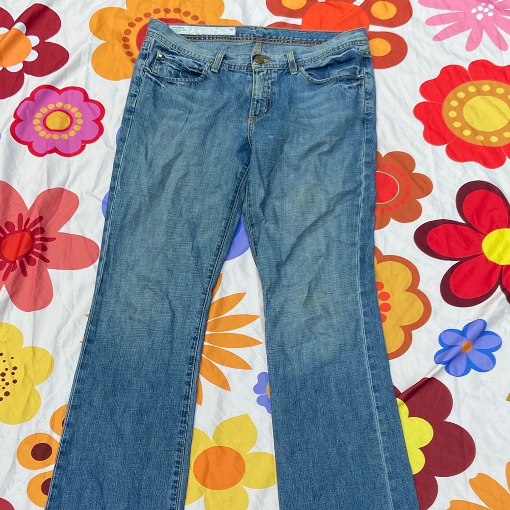 low rise blue jeans